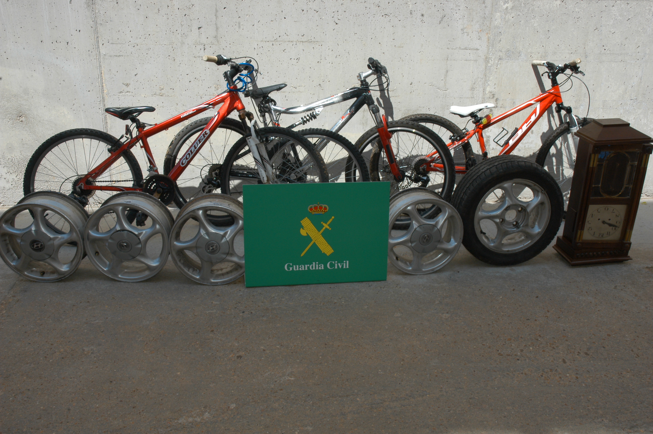 La Guardia Civil detiene a una persona como presunta autora de dos delitos de robo con fuerza en las cosas